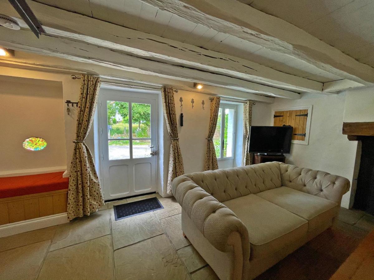 Champs Chevrier Villa Mezieres-sur-Issoire Esterno foto