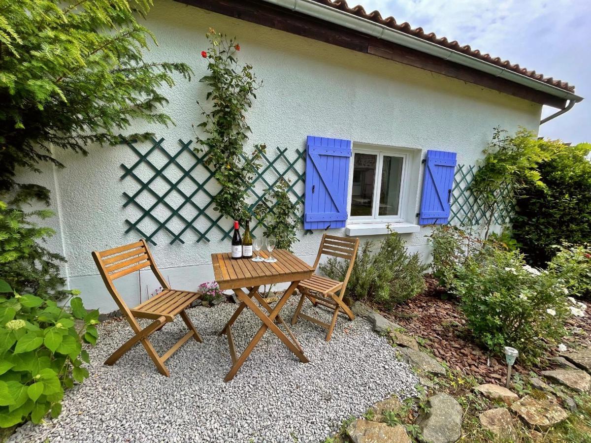 Champs Chevrier Villa Mezieres-sur-Issoire Esterno foto